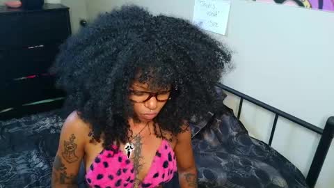 Spookie Baddie online show from April 16, 8:08 pm