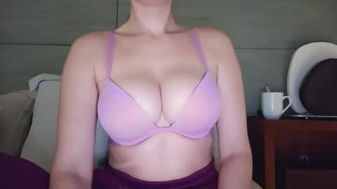 Onna online show from January 11, 11:15 am