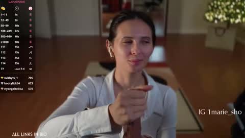 Marie online show from January 12, 7:30 pm