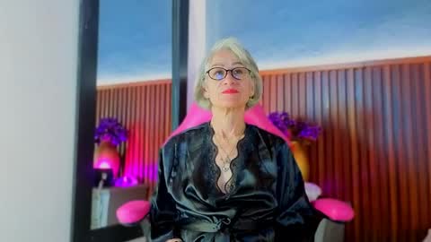 Miss Monserrate online show from April 9, 1:49 pm