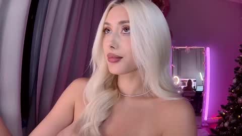 Loren Wood online show from January 31, 8:40 pm