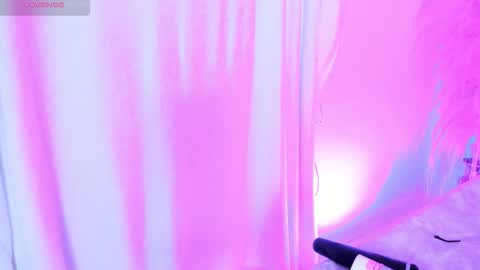 _aithanaa_ online show from February 11, 8:32 pm