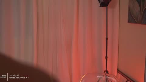 Snapshot of _angeleyes chatting on October 4, 11:09 pm Angie - online show from October 4, 11:09 pm