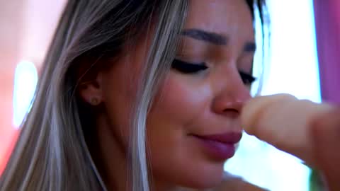 Arielle online show from September 13, 2:03 pm