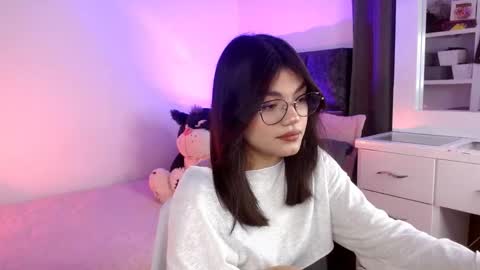 Snapshot of _camilaaa__ chatting on October 25, 6:54 am   online show from October 25, 6:54 am