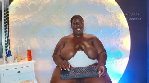 _carolinagomez online show from October 21, 8:02 pm