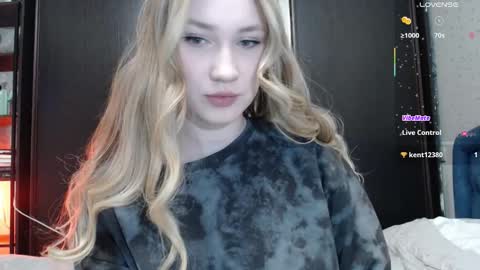 _chloe_miller_ online show from February 13, 4:30 pm