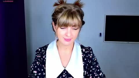 Snapshot of _comefeelme_ chatting on October 21, 5:44 am D online show from October 21, 5:44 am