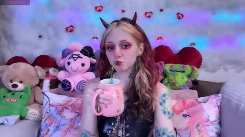 Kate online show from April 18, 7:07 pm