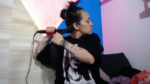 Eimy online show from December 5, 12:11 pm