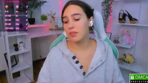 Lizzy  online show from November 9, 11:11 pm