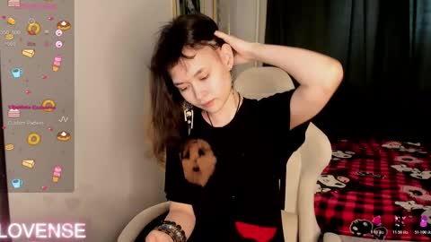 _emily__strike_ online show from March 15, 4:25 am