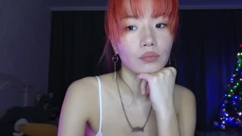 EveEva online show from December 8, 3:24 pm