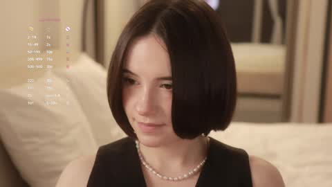 Essie  online show from April 18, 7:07 pm