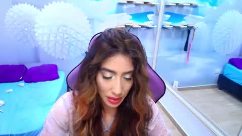 _gold_strawberry_ online show from June 11, 7:38 am
