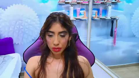 _gold_strawberry_ online show from June 17, 11:22 am
