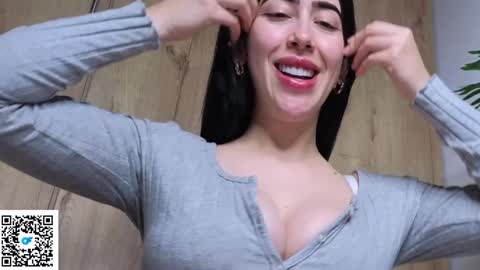 sara online show from December 12, 1:53 am