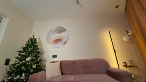 Laura online show from January 5, 5:27 pm