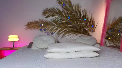 Holly online show from February 17, 7:25 am