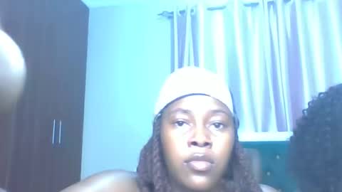 _honey_bloom online show from February 15, 8:02 am