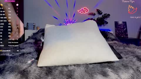 _horny_makima_ online show from January 29, 7:32 pm