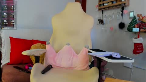 Snapshot of _hottie__ chatting on December 17, 6:56 am _hottie__ online show from December 17, 6:56 am