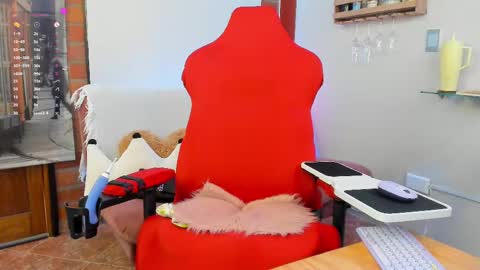 Snapshot of _hottie__ chatting on February 18, 6:17 pm _hottie__ online show from February 18, 6:17 pm