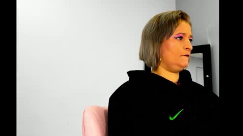 JADE  online show from February 9, 12:18 pm