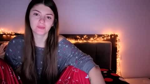 _just_a_simple_girl online show from December 23, 8:18 am