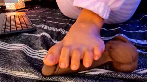     online show from February 25, 1:42 pm