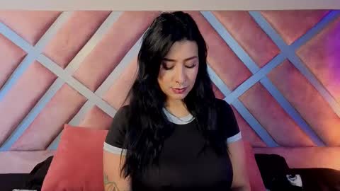 kelly online show from February 24, 4:38 pm