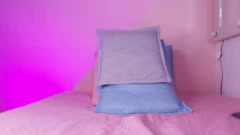 Kendall online show from September 12, 12:23 pm