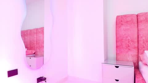 Kendall online show from November 14, 12:16 pm