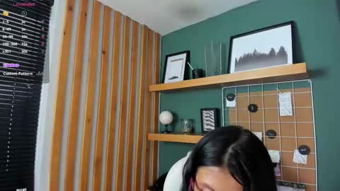 Kiraaaa 0 online show from December 14, 8:25 pm