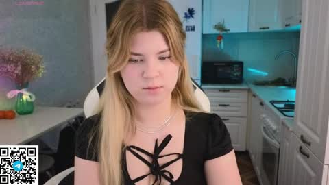 Molly   online show from April 19, 6:10 pm