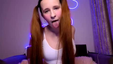 _kylle_ online show from November 29, 8:46 pm