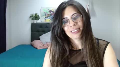 Snapshot of _lara1 chatting on December 31, 10:15 am paulina online show from December 31, 10:15 am