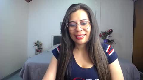Snapshot of _lara1 chatting on December 25, 12:58 pm paulina online show from December 25, 12:58 pm