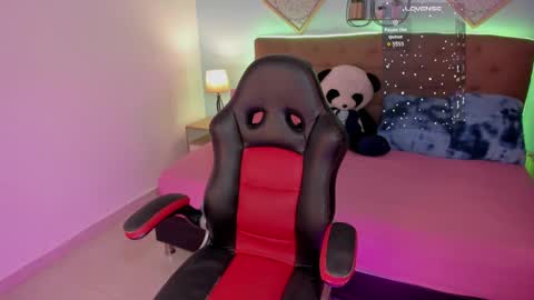 Liily online show from November 18, 6:53 pm