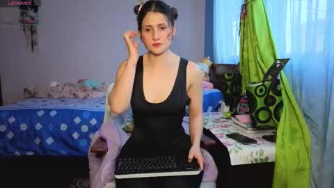 Lindasy online show from November 12, 9:13 pm