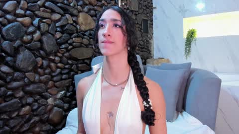 Snapshot of _luna_dupont_ chatting on December 9, 12:08 pm  Luna  online show from December 9, 12:08 pm