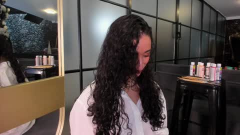 Snapshot of _luna_dupont_ chatting on December 6, 1:55 pm  Luna  online show from December 6, 1:55 pm