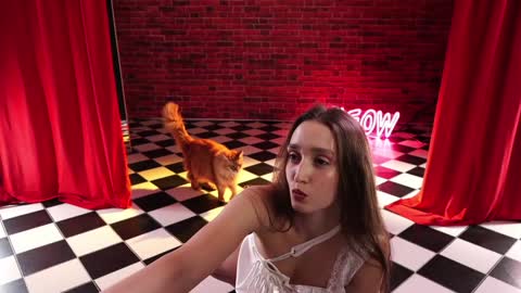 Snapshot of _meganmeow_ chatting on October 4, 7:51 pm  Thursday - start 300 GMT online show from October 4, 7:51 pm
