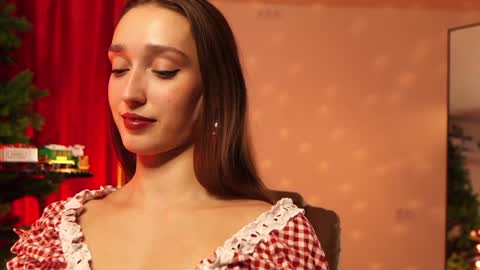 Snapshot of _meganmeow_ chatting on December 7, 10:06 pm  Thursday - start 300 GMT online show from December 7, 10:06 pm