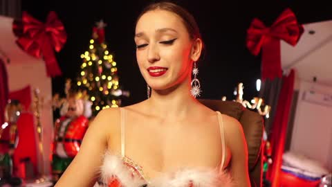 Snapshot of _meganmeow_ chatting on December 21, 10:19 pm  Thursday - start 300 GMT online show from December 21, 10:19 pm