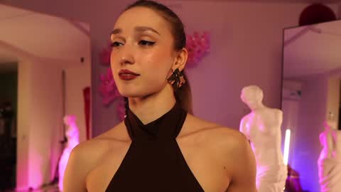 Snapshot of _meganmeow_ chatting on February 7, 9:58 pm  Thursday - start 300 GMT online show from February 7, 9:58 pm