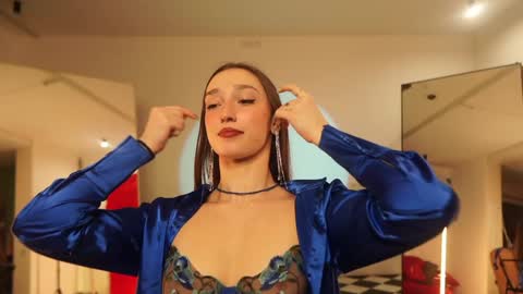 Snapshot of _meganmeow_ chatting on January 23, 1:51 am  Thursday - start 300 GMT online show from January 23, 1:51 am