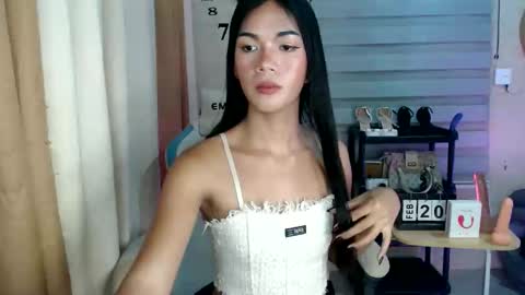 Melly online show from February 19, 9:35 pm