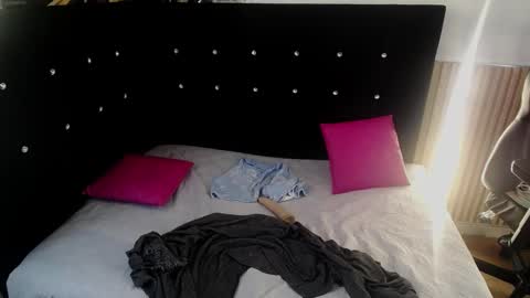  Mia  online show from March 26, 1:46 pm