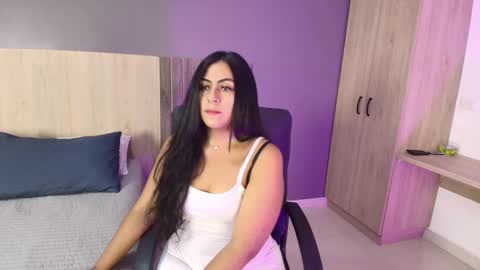 Snapshot of _miamiller_ chatting on March 2, 7:41 pm _miamiller_ online show from March 2, 7:41 pm